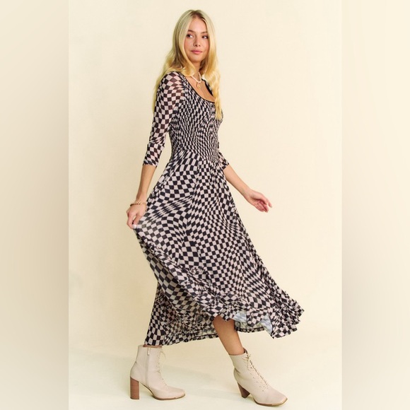 🟠258B. Printed Checkered Mesh Flowy Maxi Dress - Picture 4 of 9